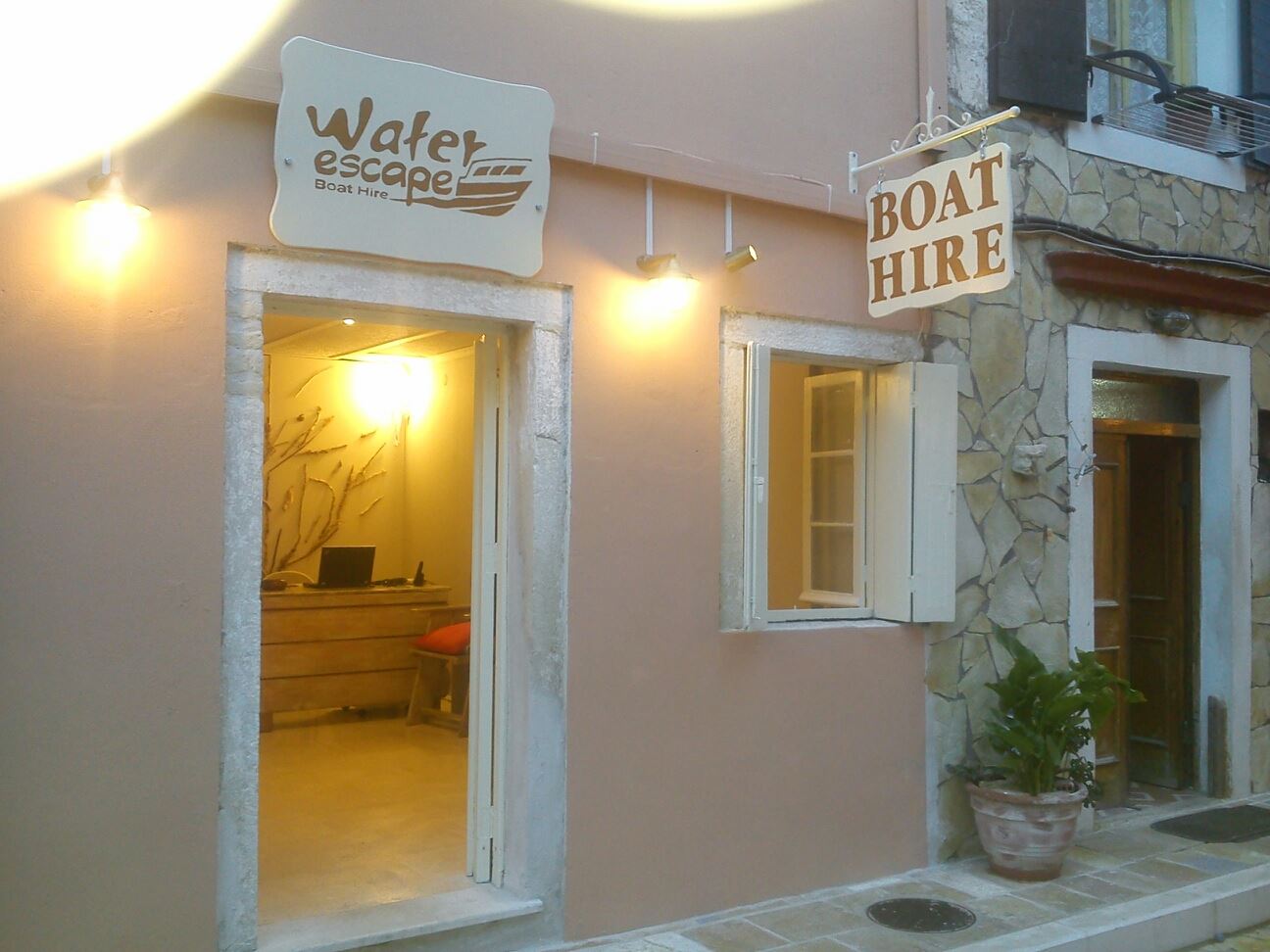 Paxos rent a boat